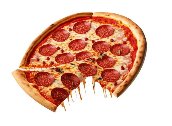 Beyaz arka planda izole edilmiş taze İtalyan klasik peperoni pizza dilimi. Yüksek kaliteli resim