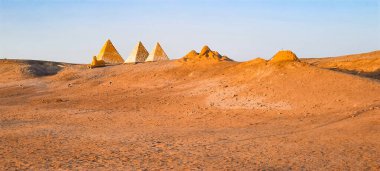 Mısırlı heykel, Marsa Alam sahilindeki bir figür, Hilton Oteli 'nin bölgesindeki. Yüksek kalite fotoğraf