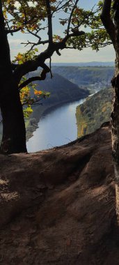 Elbe Nehri. Sakson İsviçre pak Almanya 'da. Bastai Köprüsü 'nün yüksekliğinden görüntü. Kum taşı dağları. Yüksek kalite fotoğraf