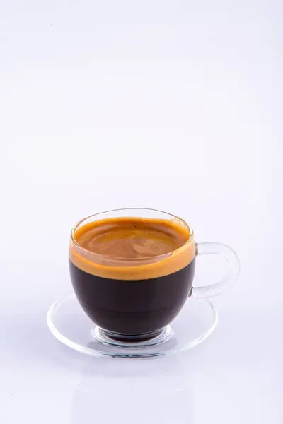 Kaffeetasse Und Kaffeebohnen Auf Weißem Hintergrund — Stockfoto
