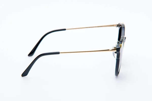 Mode Sonnenbrille Schwarz Und Gold Rahmen Auf Weißem Hintergrund — Stockfoto