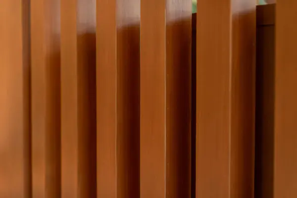 Dikey ahşap duvar arkaplanının dokusu.