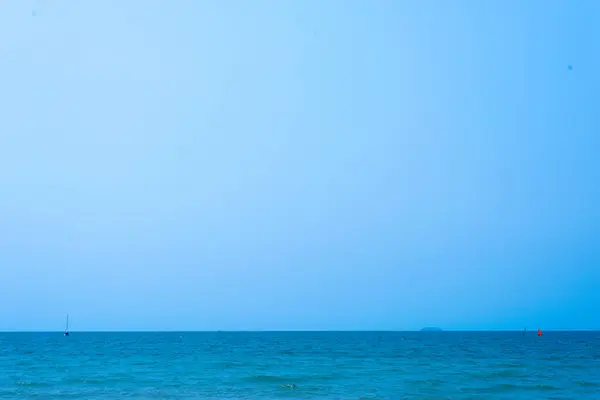 Akşamları deniz ve dalga..