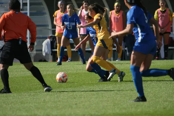 SLU, La Salle Üniversitesi 'ne karşı Bayanlar Futbol A10 Konferans Şampiyonası Finali 2023. St. Louis Üniversitesi Billikens 3-0 kazandı. Cumartesi 11 / 04 / 2023. 