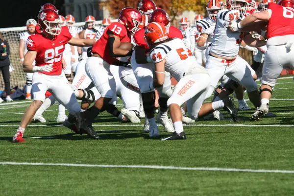 Washington Üniversitesi St. Louis Kampüsü 'nde Wash U (Ayılar), Carroll Üniversitesi' ne karşı. Wash U 35-23 kazandı. Francis Olympic Field, Amerikalı futbolcu..