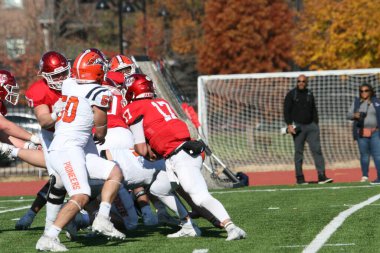 Wash U (Bears) - Francis Olympic Field, St. Louis, Missouri 'de Carroll Üniversitesi (Pioneers) maçı. 2023 yılının son gününde 35-23 kazanıyor. Amerikalı futbolcu / oyuncular