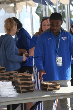 SLU Kadınlar Futbol Şampiyonası A10 Finalleri Lasalle Üniversitesi SLU maçı 3-0 kazandı. Kazanan St. Louis Üniversitesi 'nin NCAA Kadınlar Futbol Şampiyonası' nda yer alması garantilendi.