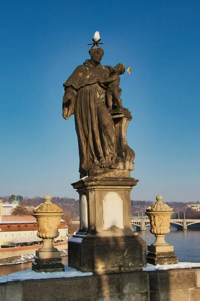 Estatua San Antonio Padua Puente Carlos Praga República Checa — Foto de Stock