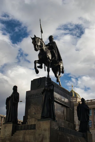 Estatua San Wenceslao Bajo Bonito Cielo Praga República Checa — Foto de Stock