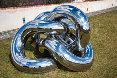 Lukas Rais 'in açık hava heykelleri Bastion Garden' da 