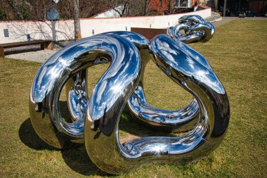 Lukas Rais 'in açık hava heykelleri Bastion Garden' da 