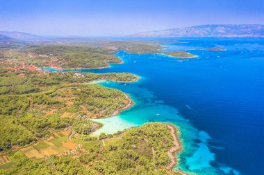 Hırvatistan, Hvar Adası ve Jelsa bölgesindeki hava manzarası.