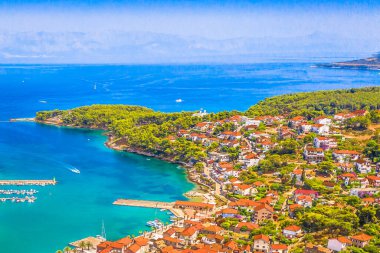 Jelsa kasabasının muhteşem şehir manzarası, Hırvatistan 'ın Hvar adasındaki Hırvat seyahat yerleri