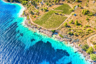 Güney Hırvatistan 'daki Murciva plajının hava manzarası, Dalmaçya bölgesi