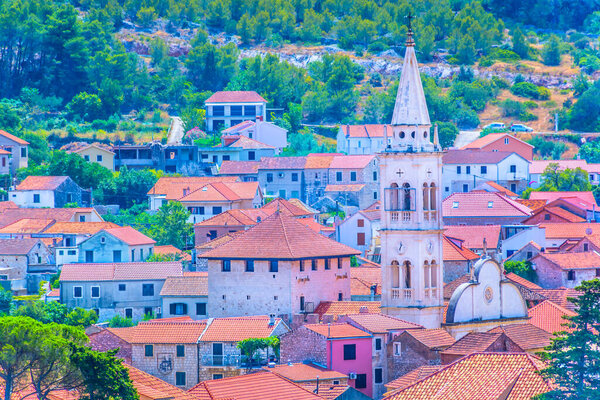 Мраморная архитектура Хорватии на острове Хвар, г. Ельса