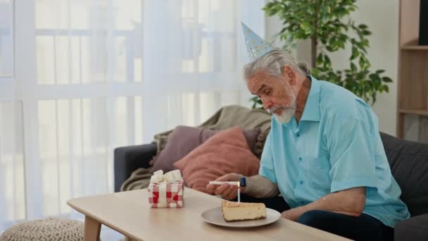 Single Mature Man Celebrating His Birthday Alone Home Quarantine Wears — Vídeo de Stock