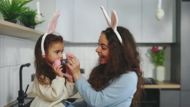 Happy Easter Mother Daughter Rabbit Ears Celebrate Easter Play Painted — Stock Video