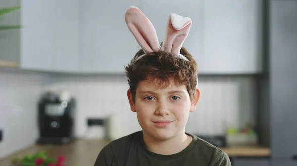 Portrait Smiling Little Boy Wearing Bunny Ears Headband Sitting Kitchen Photos De Stock Libres De Droits