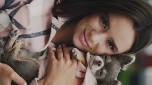 Porträtt Happy Caucasian Woman Pet Owner Closed Eyes Hugging Her — Stockvideo