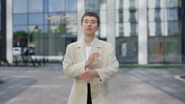 Portrait Attractive Young Caucasian Businesswoman Standing Crossing Her Hands Looking — Stock Video