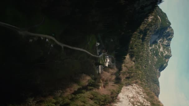 Vertikální Video Drone Shot Mountain Little Town Hallstatt Heart Europe — Stock video