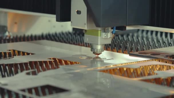 Corte Por Láser Metal Emplea Para Crear Detalles Industriales Basados — Vídeos de Stock