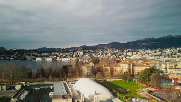 Flygfoto Över Small Harbor Lugano Schweiz Drone View Breathtaking Landscape — Stockvideo
