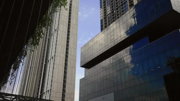 Districtul Afaceri Arhitectura Unghiulară Clădirilor Moderne Fațade Din Sticlă Care — Videoclip de stoc