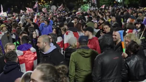 Una Grande Folla Riunisce Una Protesta Tbilisi Georgia Notte Del — Video Stock