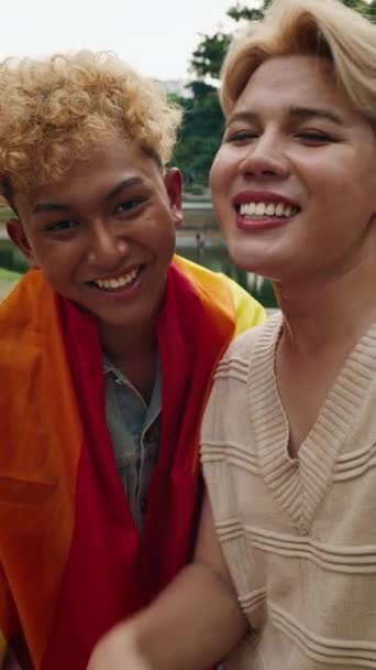 Sabzi bilan oldirilgan pensioner. Amerika porno modellar