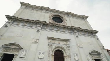 Saint Lawrence 'ın Eski Muhteşem Lugano Katedrali. Bu Antik Roma Katolik Kilisesi 'nin İhtişamını Vurguluyor. Ebedi Başyapıt, Enfes Stucco Çalışması Tapınağa Adorning.