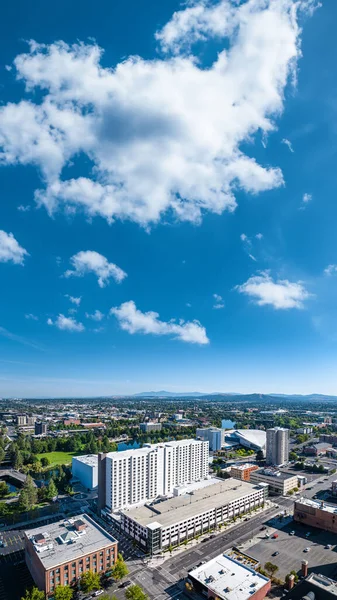 Davinport Otel nehri üzerinde Spokane Manzarası