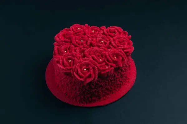 red velvet cake black background roses valentines day