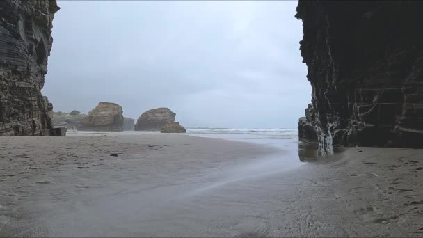 Klippor Galicien Promenader Stranden — Stockvideo