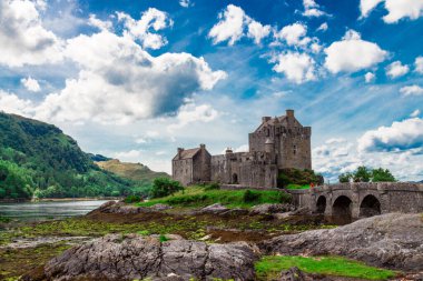 İskoçya 'daki Eilean Donan Kalesi