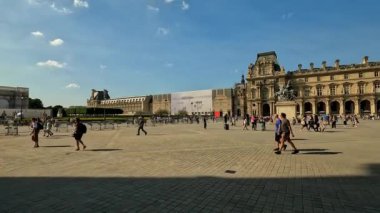 Paris 'te Atlıkarınca Yeri