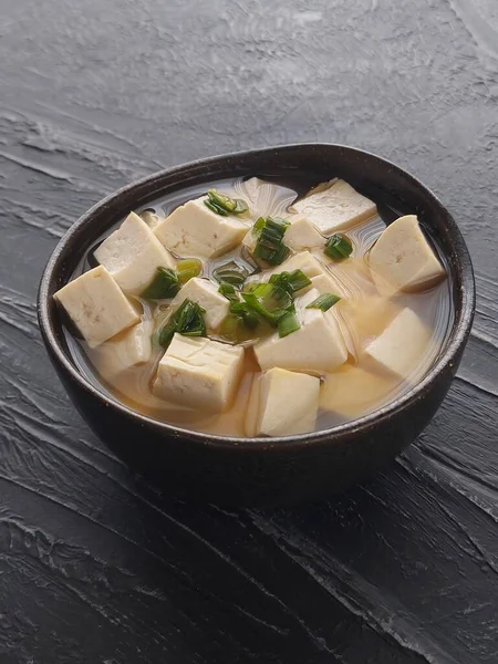 Miso Soup Traditionaljapanesesoupconsisting Adashistockinto Which Softenedmisopaste Mixed Addition Many Optional — Stock Photo, Image