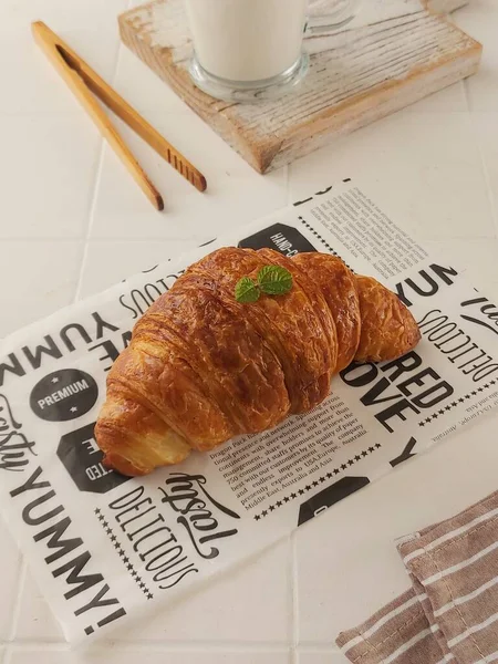 Croissant Tratta Una Pasticceria Burrosa Farinosa Viennese Ispirata Alla Forma — Foto Stock