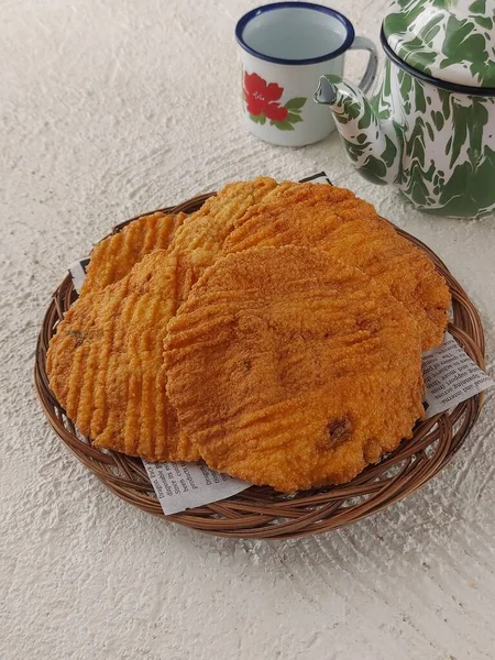 Rúgd Singkong Hagyományos Indonéziai Chips Kasszavából Készült — Stock Fotó