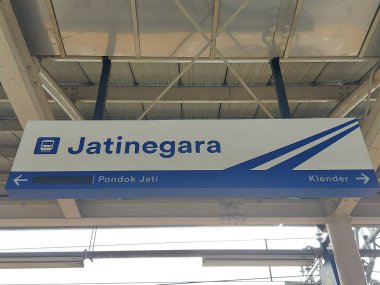 Jakarta, Endonezya-Ağustos 3-2023 Jatinegara İstasyonu. Jatinegara ve Matraman İlçeleri arasındaki sınırda, tam olarak Pisangan Baru Köyü, Matraman Bölgesi, Doğu Jakarta Şehri.