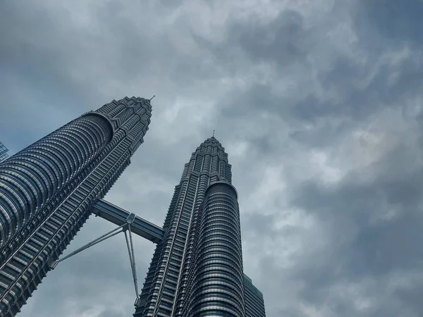 Kuala Lumpur Malezja Sierpień 2023 Petronas Towersor Menara Berkembar Petronosal — Zdjęcie stockowe