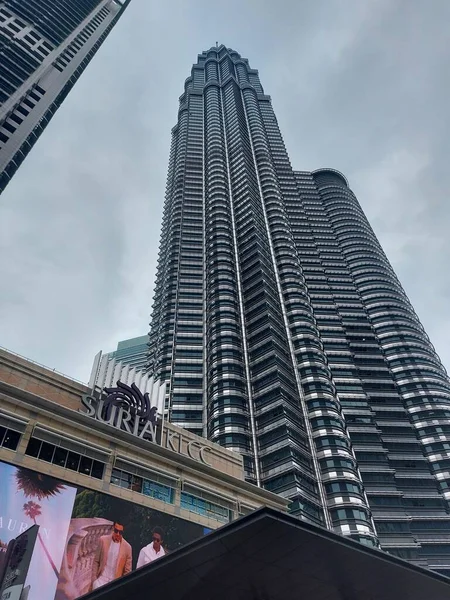 Kuala Lumpur Malaysia August 2023 Suria Klcc 位于马来西亚吉隆坡Petronas Twin塔 — 图库照片