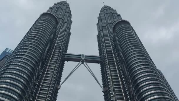 クアラルンプール マレーシア ガスト12 2023 メナラ バーク ペトロナス パトロナス ツイン タワー — ストック動画
