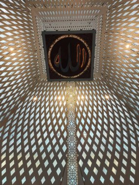 bant gübresi, Endonezya-dec 7-2023: mescidi raya al jabar. Endonezya 'nın en büyük camilerinden biridir. Batı Java, Endonezya 'da ünlü ve popüler bir yer..