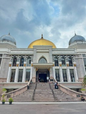 bant gübresi, Endonezya-dec 7-2023: mescidi raya al jabar. Endonezya 'nın en büyük camilerinden biridir. Batı Java, Endonezya 'da ünlü ve popüler bir yer..