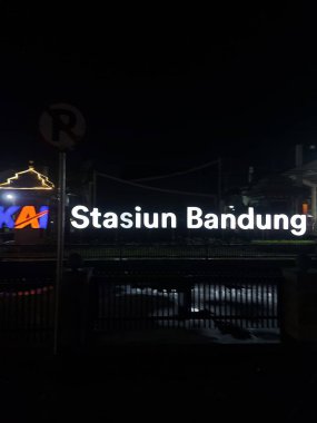 Bandung, Endonezya-nov 29 2023: bandung istasyonu veya Hall İstasyonu. Batı Java, Endonezya 'daki en büyük tren istasyonudur..