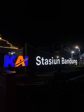 Bandung, Endonezya-nov 29 2023: bandung istasyonu veya Hall İstasyonu. Batı Java, Endonezya 'daki en büyük tren istasyonudur..