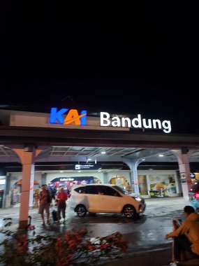 Bandung, Endonezya-nov 29 2023: bandung istasyonu veya Hall İstasyonu. Batı Java, Endonezya 'daki en büyük tren istasyonudur..