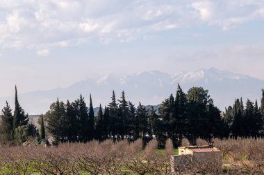Beton adasında güzel bir kış manzarası, Yunanistan