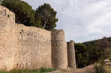 Rhodes şehrinin ortaçağ kalesinin duvarları, Yunan